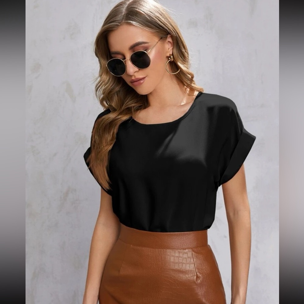 Solid Rolled Sleeve Blouse